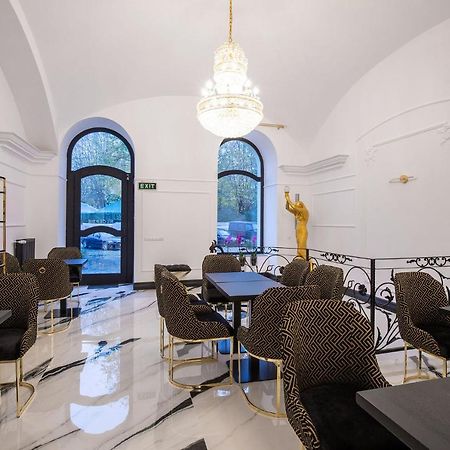 Hotel Vila Central Boutique Сату Маре Екстериор снимка