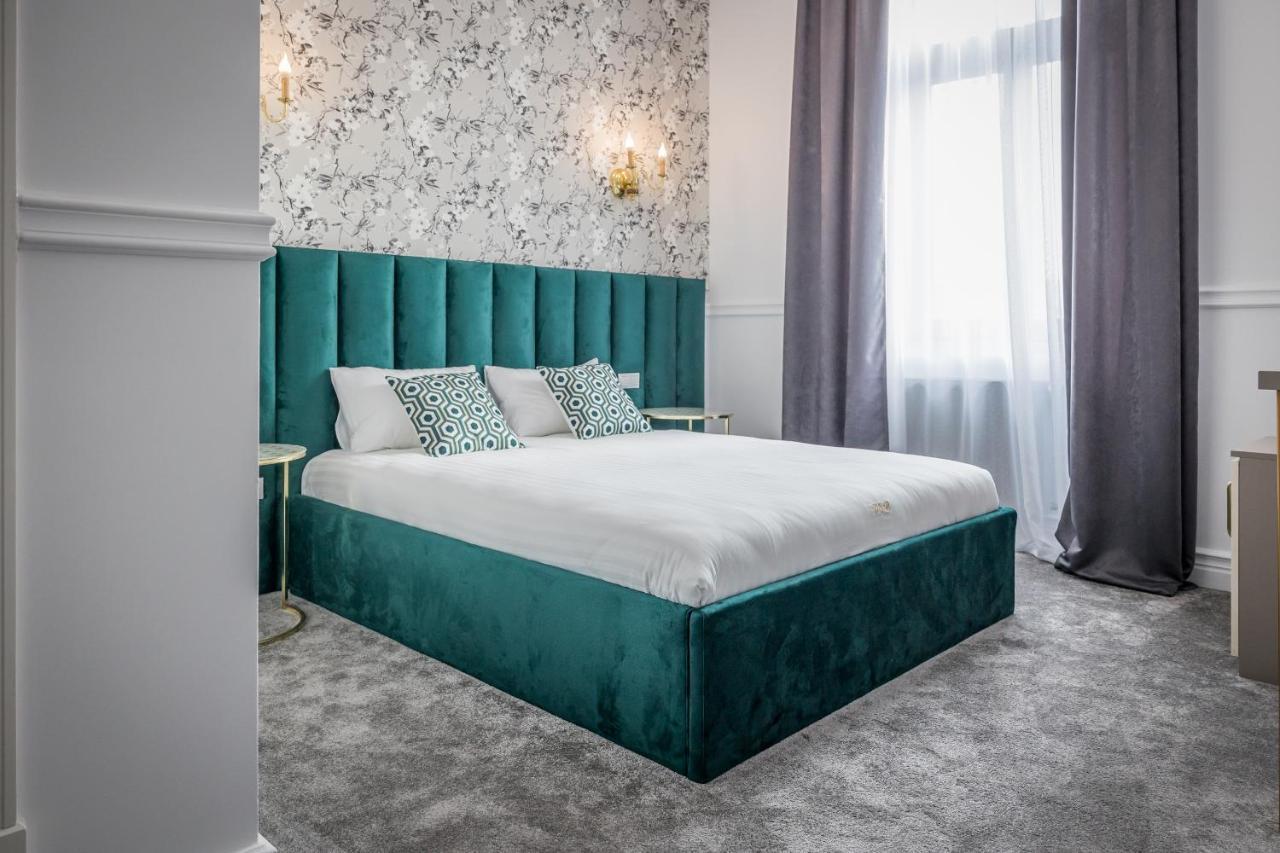 Hotel Vila Central Boutique Сату Маре Екстериор снимка