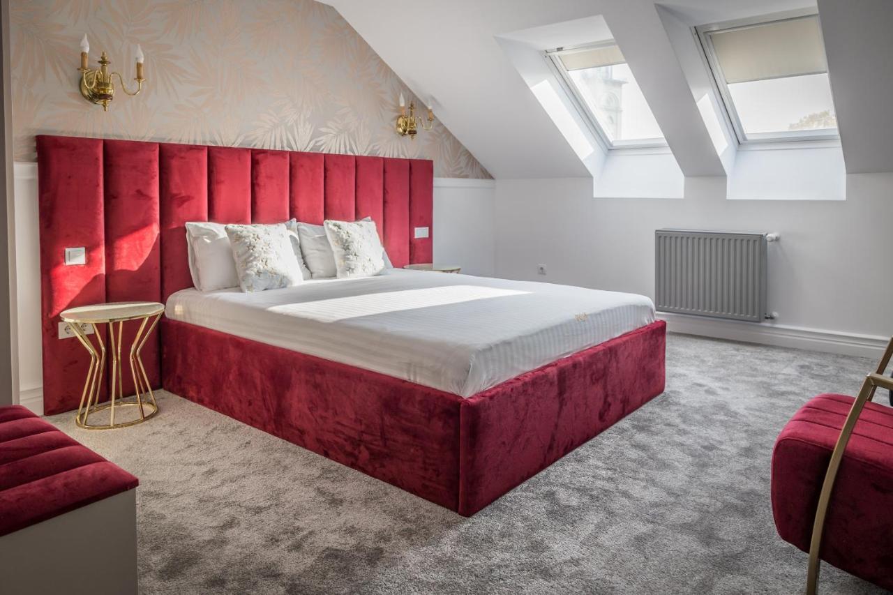 Hotel Vila Central Boutique Сату Маре Екстериор снимка