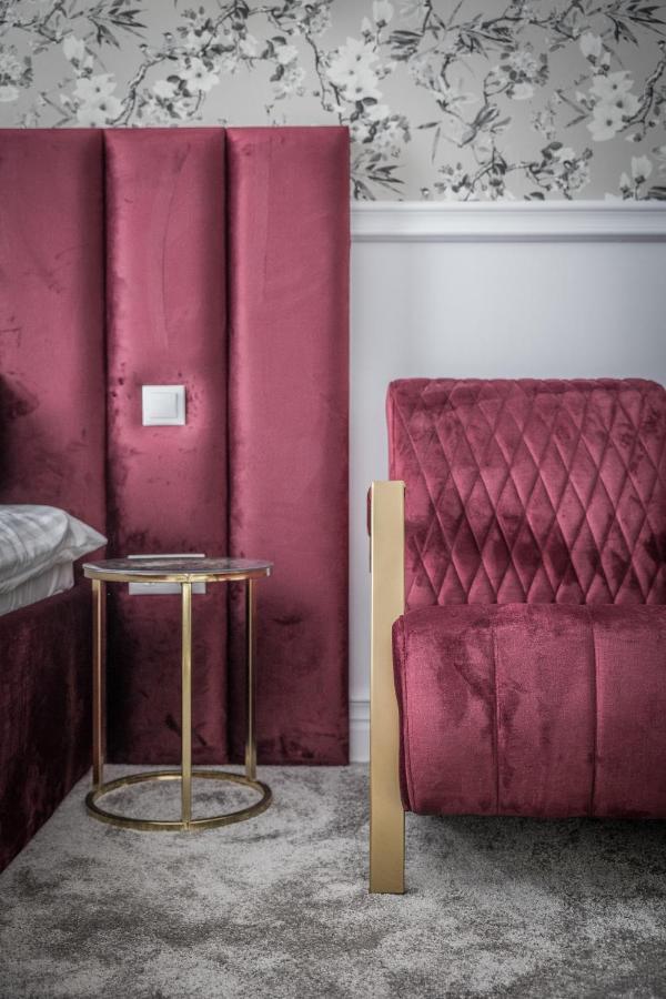 Hotel Vila Central Boutique Сату Маре Екстериор снимка