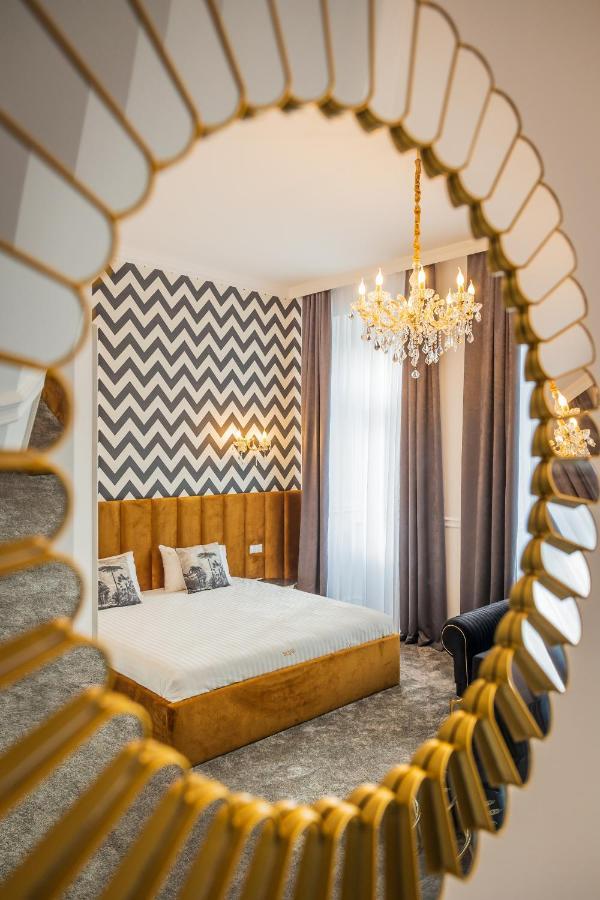 Hotel Vila Central Boutique Сату Маре Екстериор снимка
