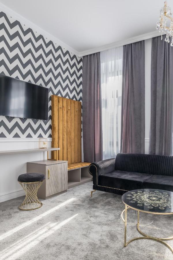 Hotel Vila Central Boutique Сату Маре Екстериор снимка