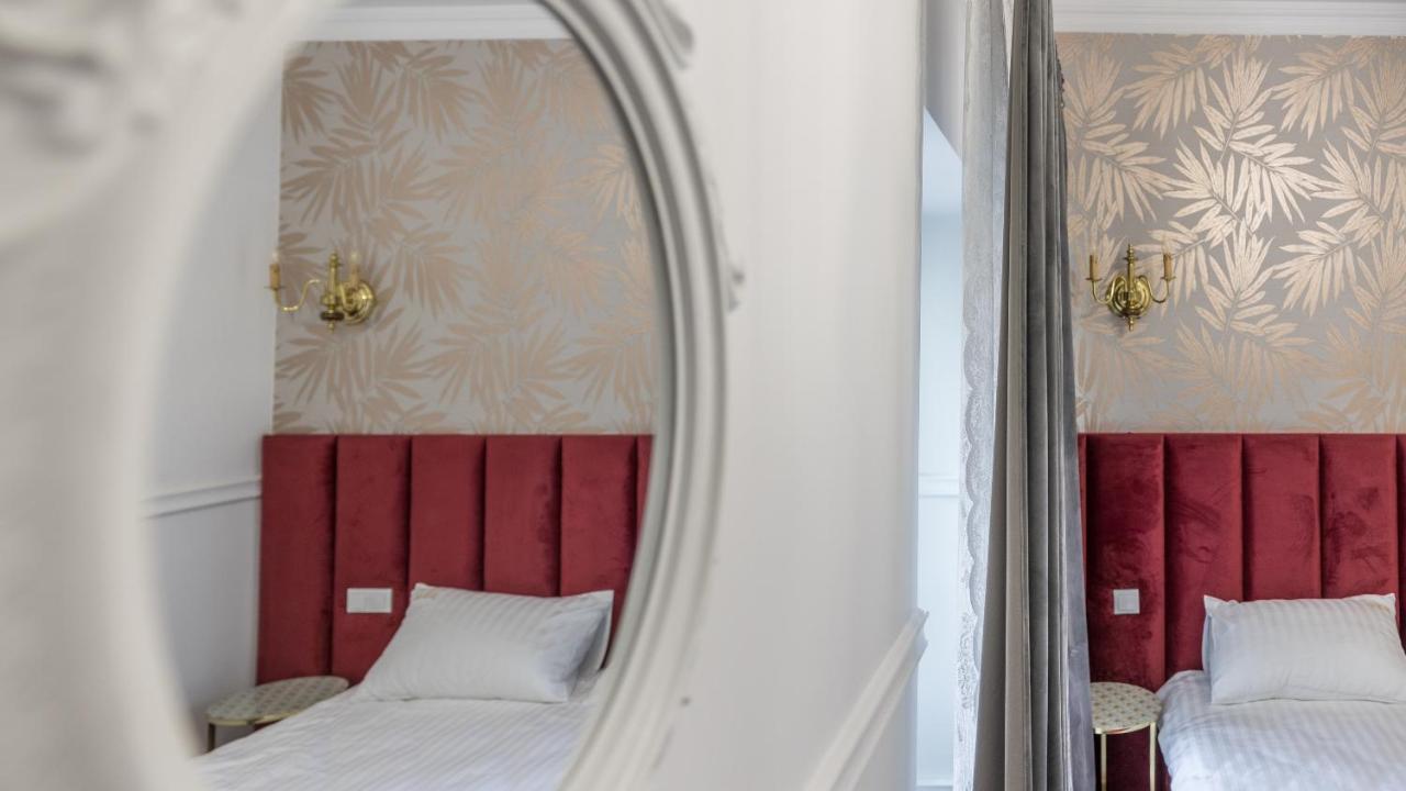 Hotel Vila Central Boutique Сату Маре Екстериор снимка