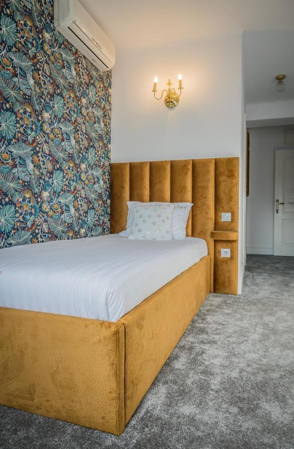 Hotel Vila Central Boutique Сату Маре Екстериор снимка