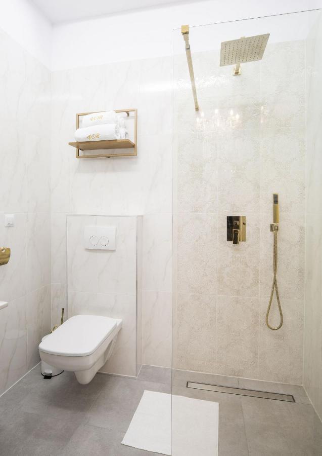Hotel Vila Central Boutique Сату Маре Екстериор снимка