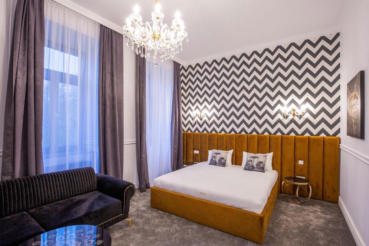 Hotel Vila Central Boutique Сату Маре Екстериор снимка